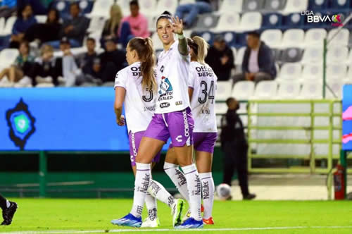 Jennifer Hermoso, durante un partido con su equipo mexicano, el Pachuca. Imagen de la LIGA BBVA Femenil MX.